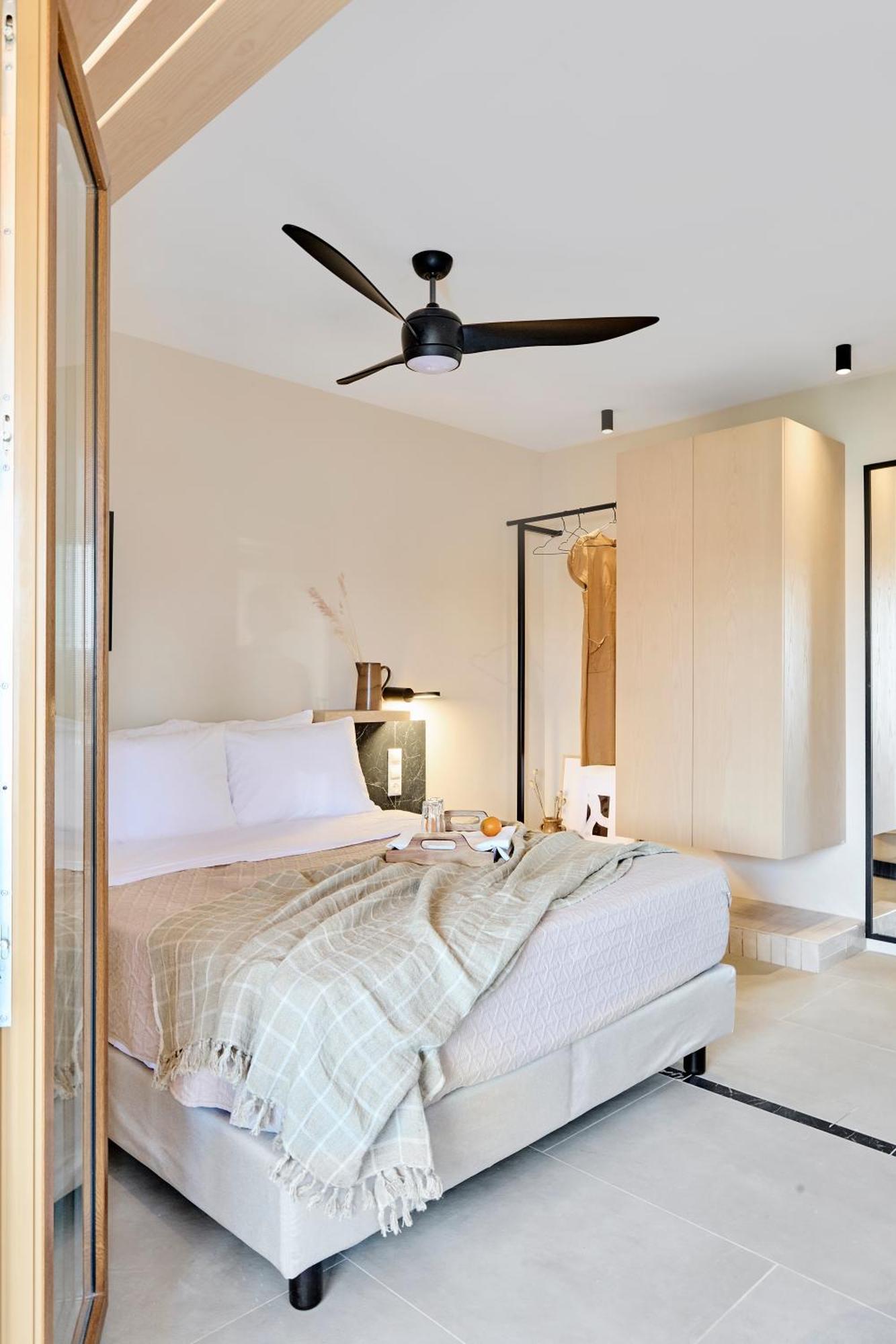 Icon - 2 Apartment *